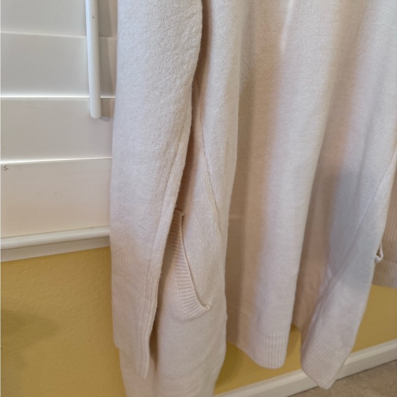 New with tags. VICI Fireside long cardigan in oatmeal - Picture 4 of 10